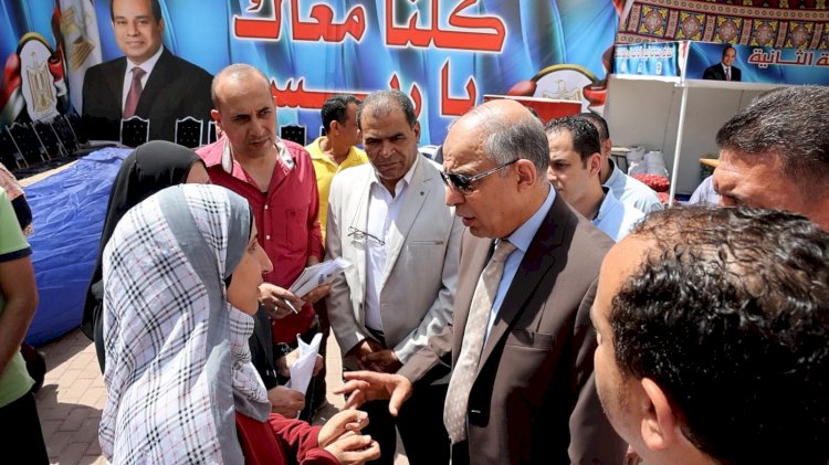 محافظ المنيا يفتتح "سوق اليوم الواحد" على كورنيش النيل استعداداً لعيد الأضحى
