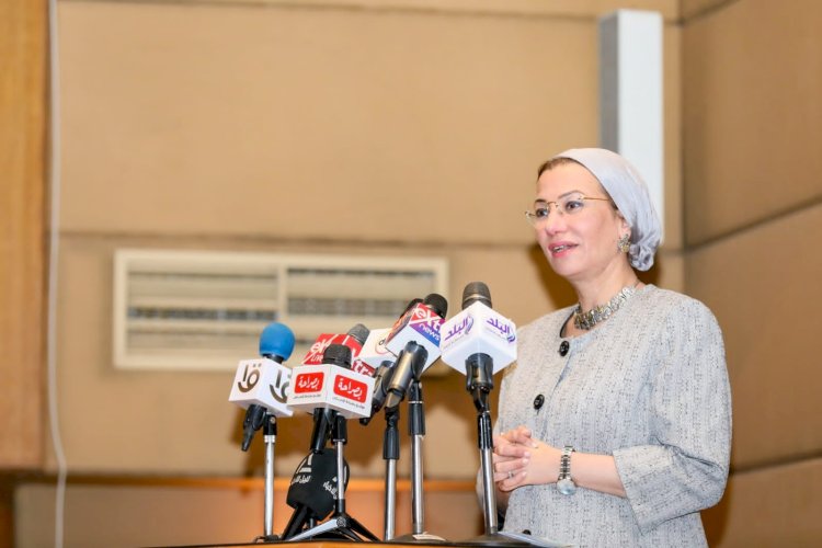 الحكومة تطلق حملة "قللها"