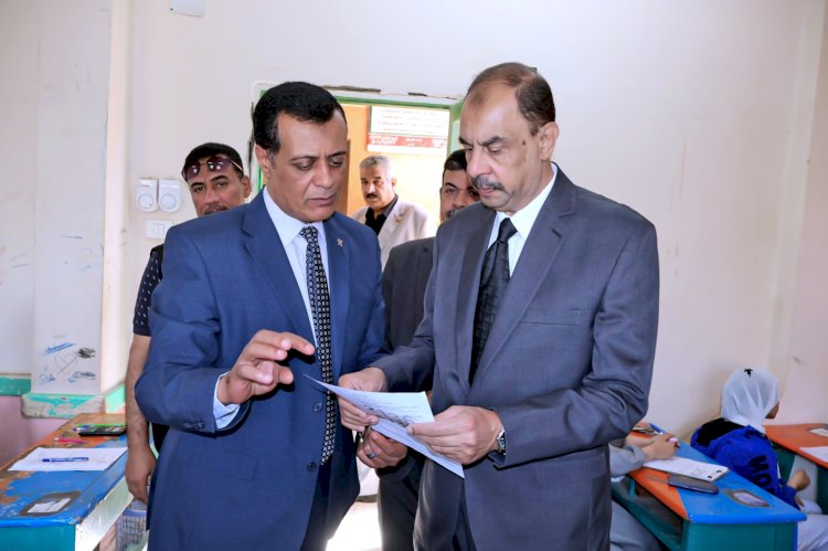 محافظ سوهاج يتفقد سير امتحانات الدبلومات الفنية والشهادة الإعدادية