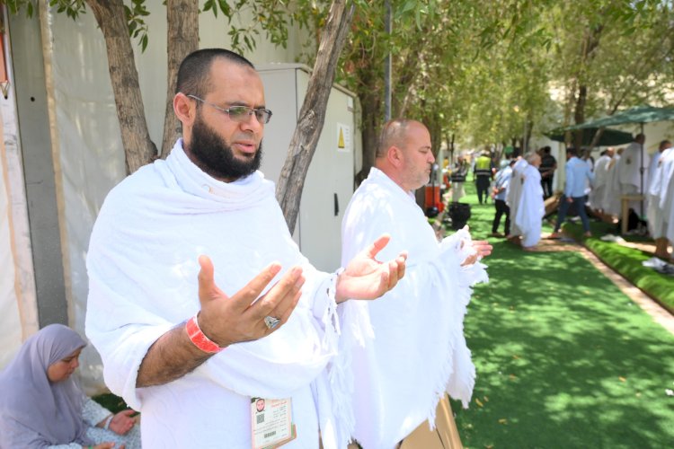 وزيرة التضامن  تطمئن على حجاج الجمعيات الأهلية