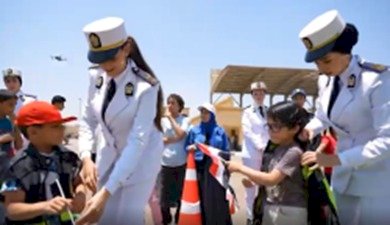 الداخلية تشارك الأطفال الأيتام فرحتهم بعيد الأضحى وتوزع الهدايا عليهم