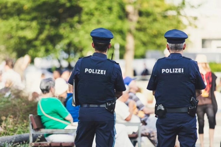 امرأة تطعن مواطنين في مدينة ميونخ بسكين والشرطة تقتلها في الحال