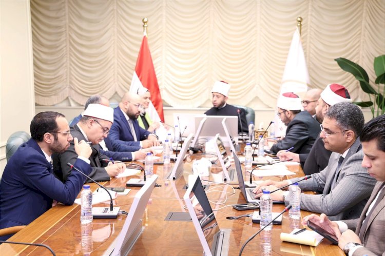 وزير الأوقاف يعقد اجتماعًا لمتابعة الاستعدادات لإطلاق المنصة الرقمية للوزارة