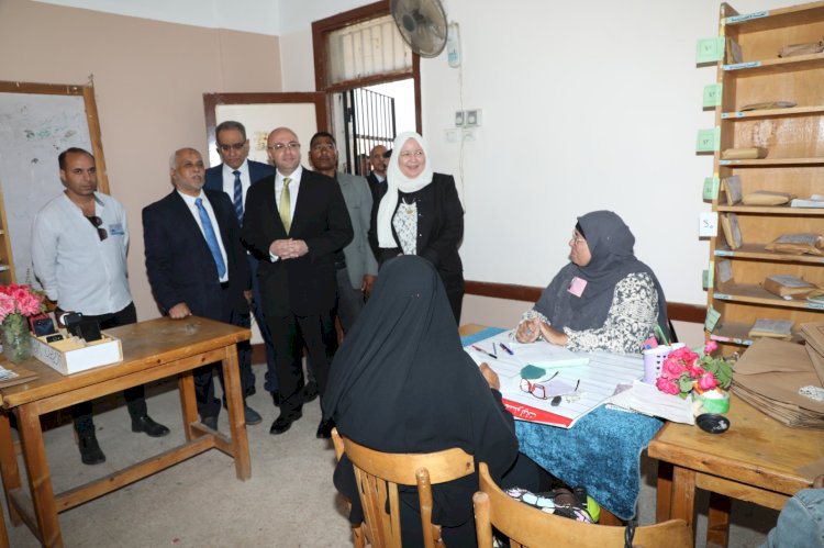 محافظ بني سويف يتفقد سير العمل بكنترول دبلوم المدارس الصناعية نظام 3 سنوات