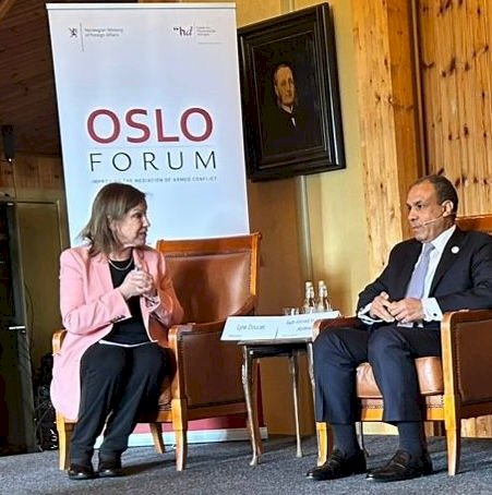 وزير الخارجية والهجرة يشارك في جلسات منتدى أوسلو