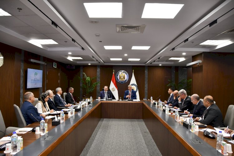 وزير البترول يجتمع بمساهمي شركة أبوطرطور لحامض الفوسفوريك