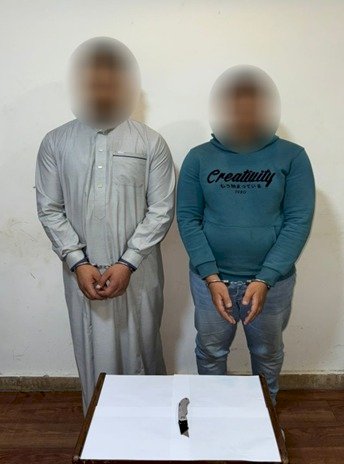 نكشف فيديو قيام  شخصين بالتعدى على آخرين بالاسلحةبالبحيرة