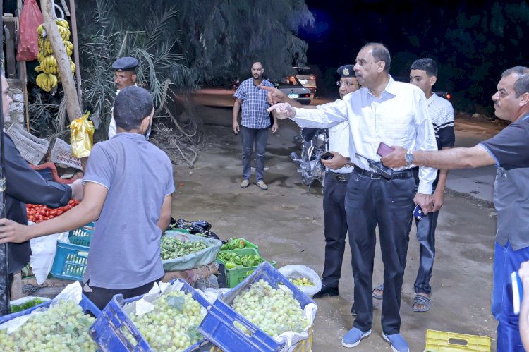 سراج يتفقد مستوى الخدمات المقدمة للمواطنين والوضع  بالشارع السوهاجي