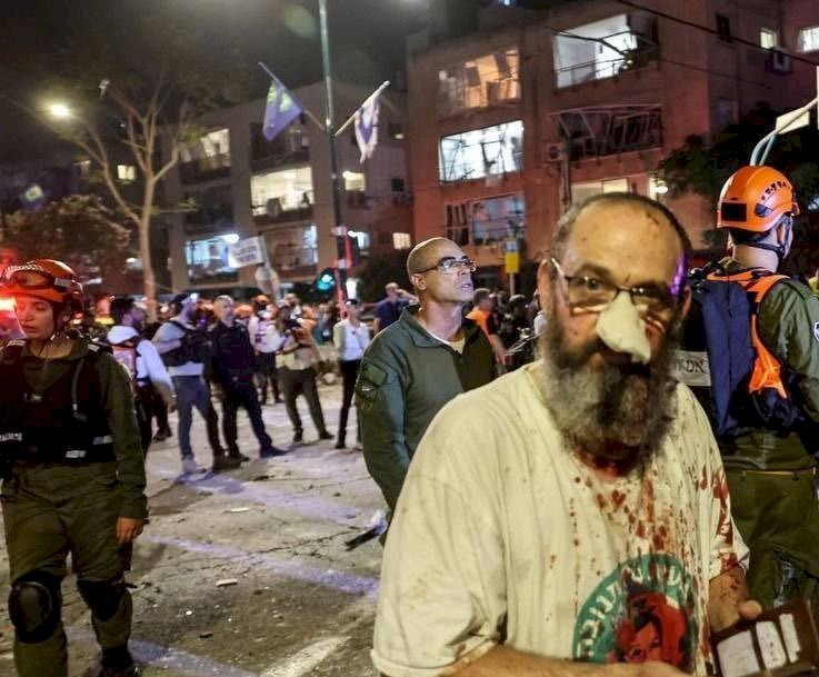 سلاح الجو الإسرائيلي يشن هجوما علي طهران وإيران تتصدي له