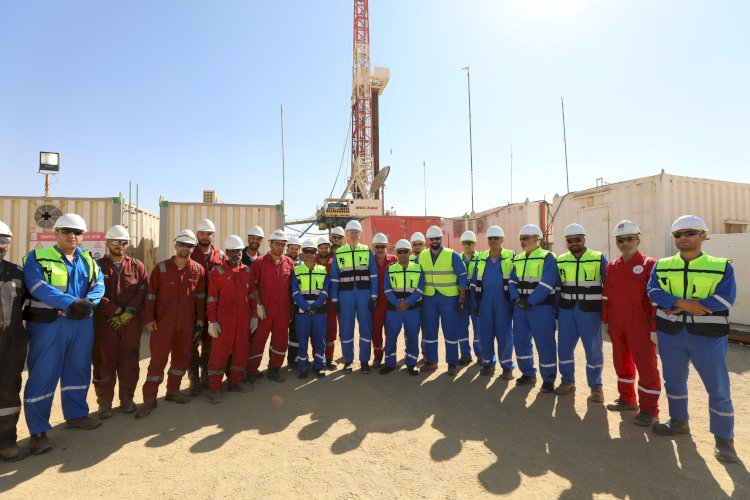 وزير البترول و قيادات الوزارة في زيارة ميدانية إلى موقع شركة بتروشهد بالصحراء الغربية
