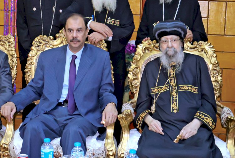 سراج  يهنئ الأنبا ويصا  بمناسبة اليوبيل الذهبي لسيامته أسقفًا لإيبارشية ٣ مراكز