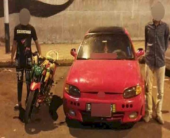 حقيقة فيديو قيام قائدى سيارة ودراجة  بأداء حركات إستعراضية بالإسكندرية