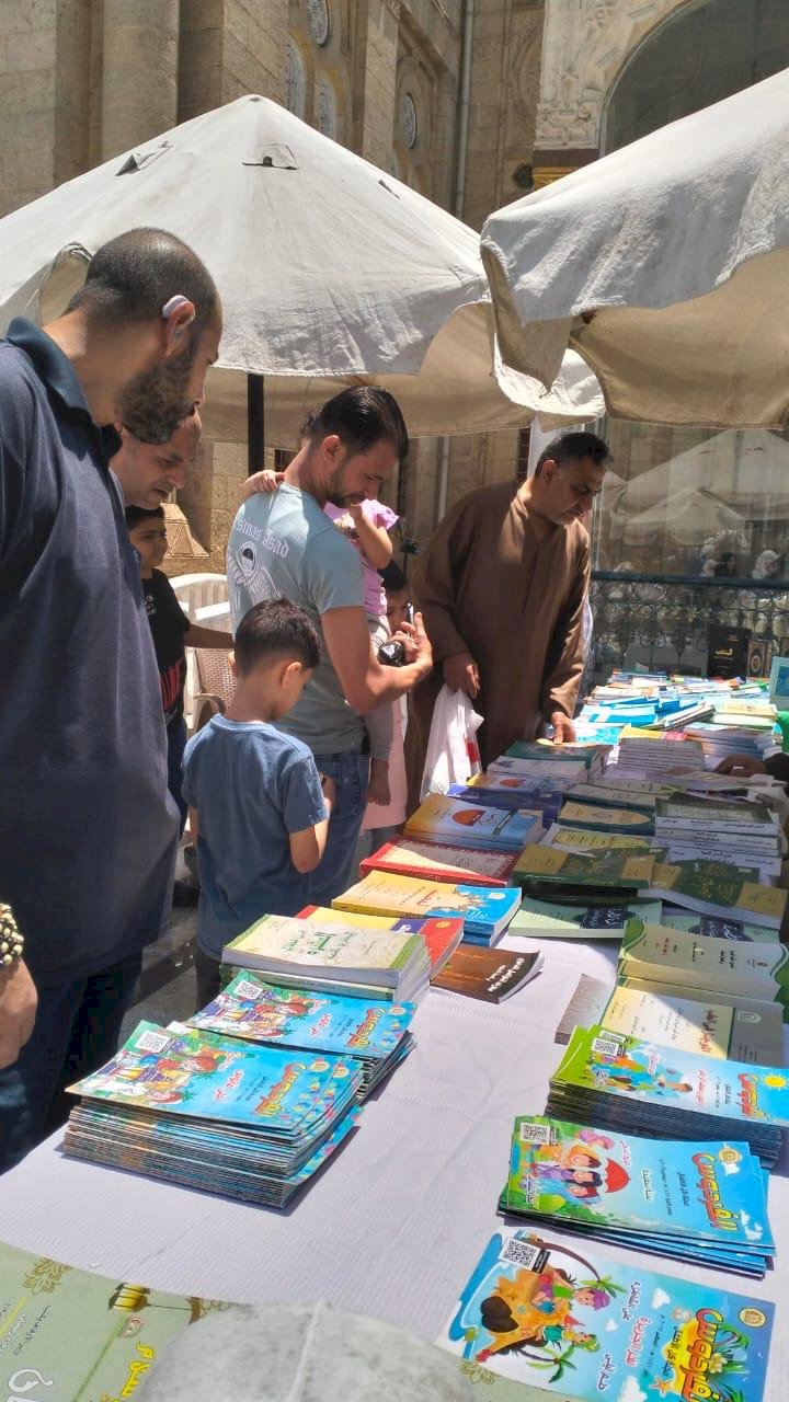إقبال كبير على معرض إصدارات "الأعلى للشئون الإسلامية" بمسجد السيدة زينب