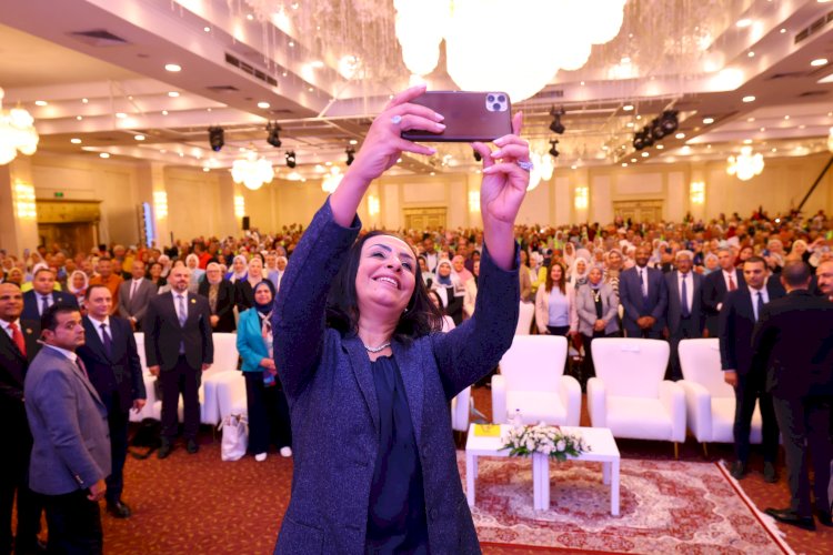 وزيرة التضامن تشهد ختام البرنامج التدريبي للقائمين على المسح الشامل للحضانات