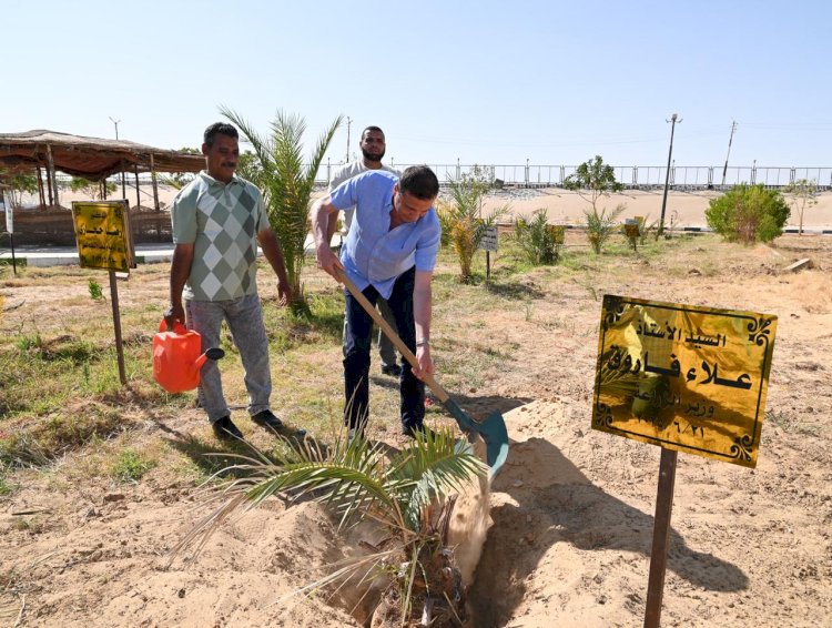 سويلم وفاروق يتفقدان مشروعات المياه الجوفية واكبر مزرعة لإنتاج التمور عالميا