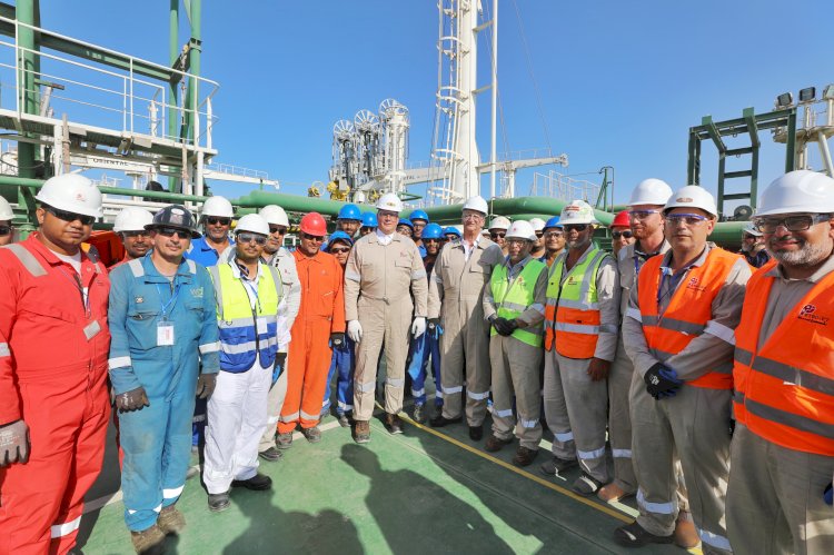 بدوي يتفقد المراحل النهائية لاعمال تجهيزات سفينة التغييز Energos Eskimo