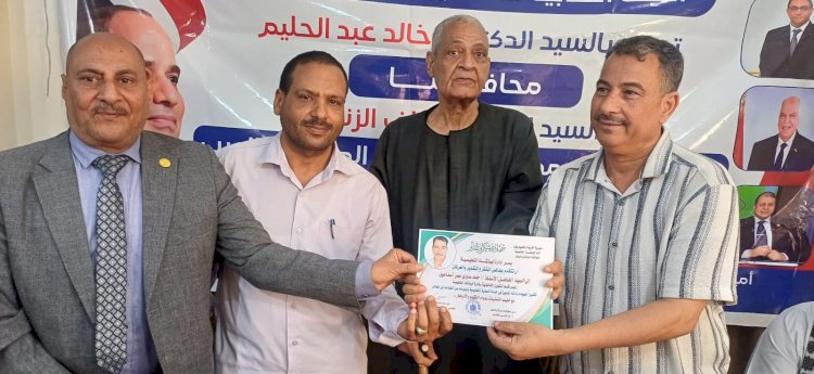 تعليمية أبوتشت تحتفي برئيس الشؤون القانونية لبلوغه سن التقاعد