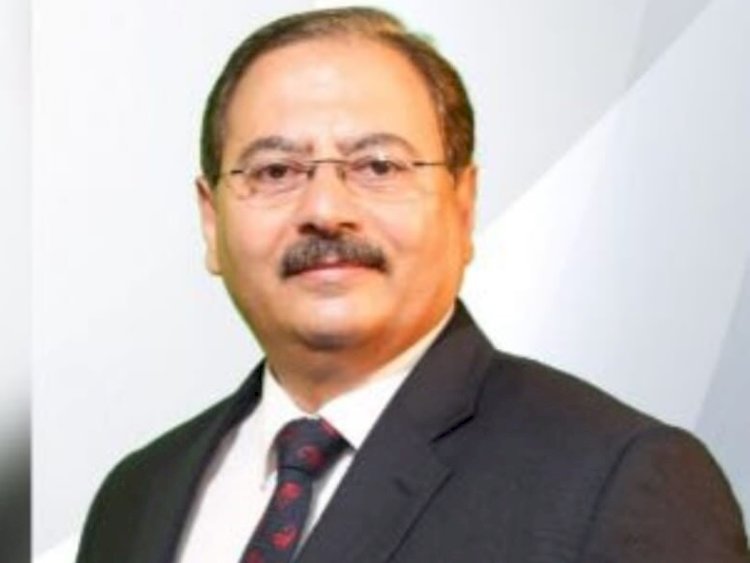 ترامب يغازل نفط إيران: مصالح تتصالح أم رسائل مبطنة؟