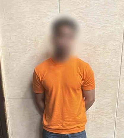 ضبط راكب تعدي علي سائق بمفك لخلافهما علي الاجرة بالقاهرة