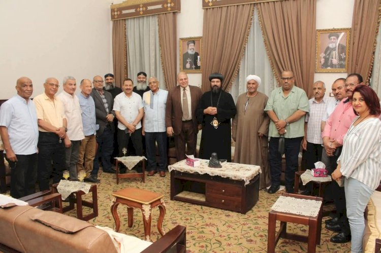 وفد مديرية التربية والتعليم بمحافظة قنا يقدم التهنئة لنيافة الأنبا إغناطيوس