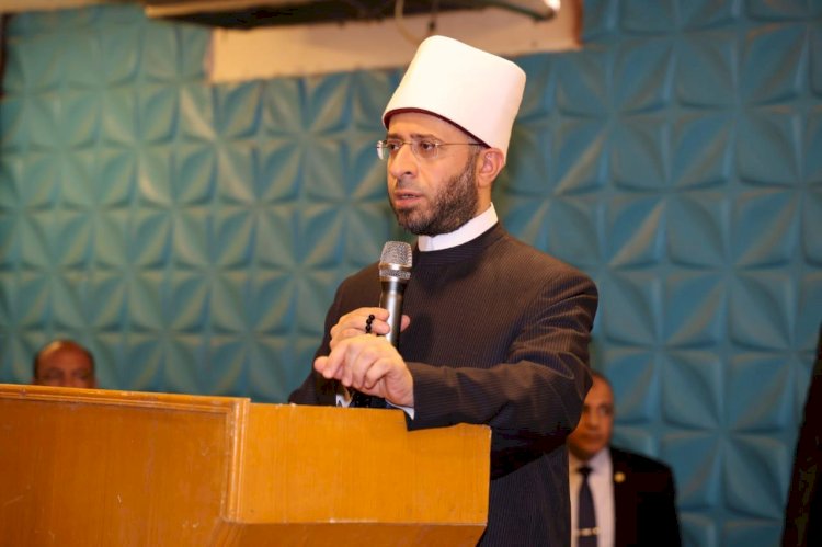 وزيرا العمل والأوقاف يفتتحان ملتقى توظيف في "رأس غارب" بمشاركة ٥٠ منشأة