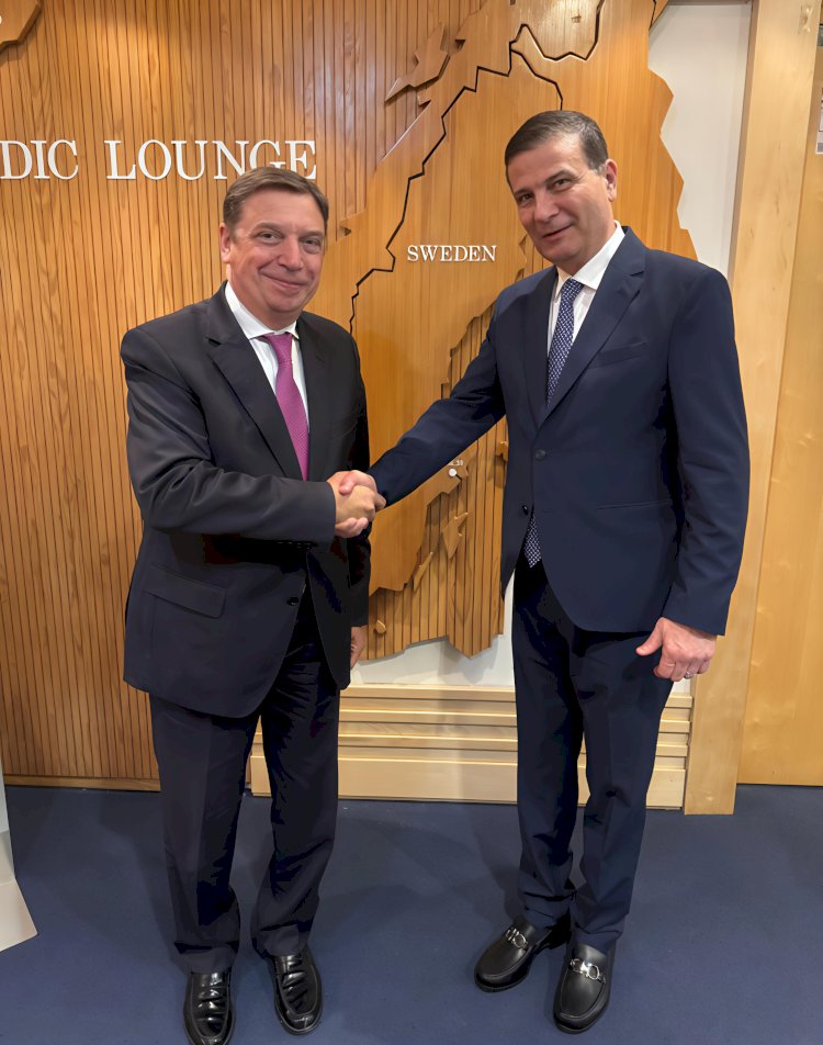 وزير الزراعة يبحث مع نظيره الأسباني تعزيز التعاون المشترك