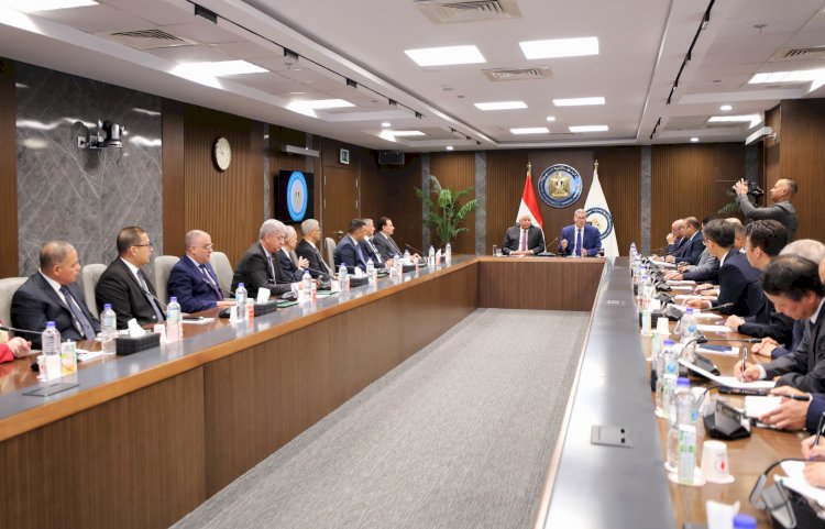 بدوي والزملوط يشهدان العقود النهائية لمجمع انتاج حامض الفسفوريك بالوادى الجديد