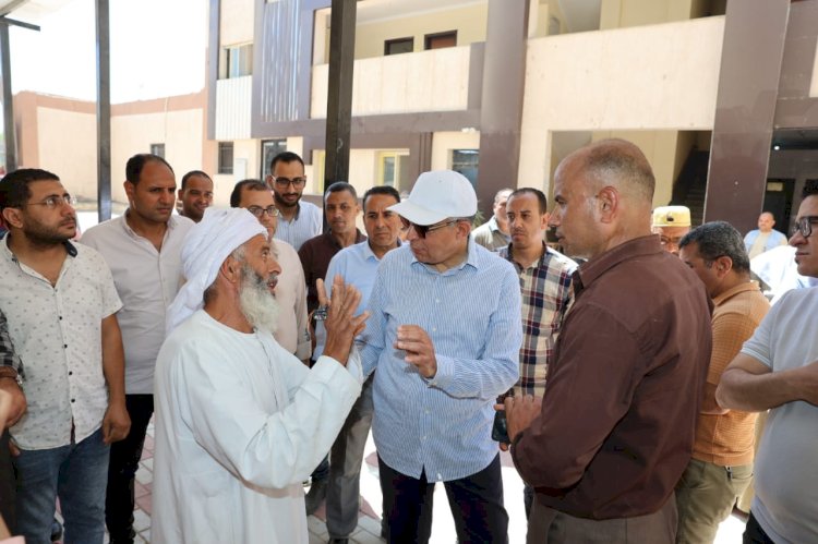 محافظ المنيا يتابع التجهيزات النهائية للمركز التكنولوجي لخدمة المواطنين بسمالوط