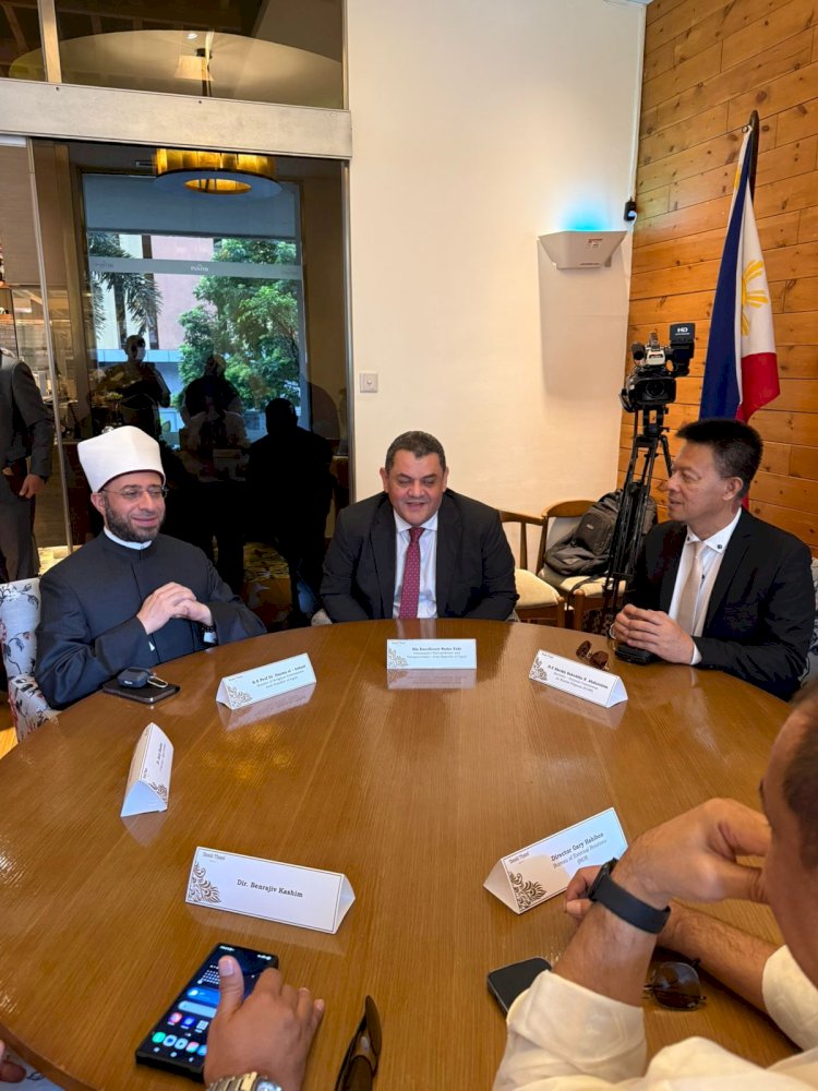 الأزهري أول وزير مصري يزور الفلبين منذ سنوات