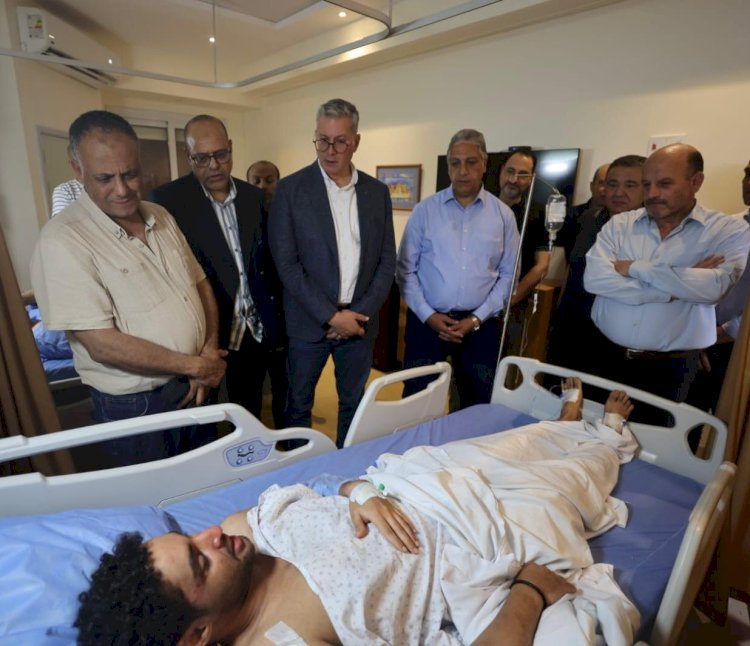 وزيرا البترول والعمل يطمئنان علي الناجين من حادث بارج خليج السويس