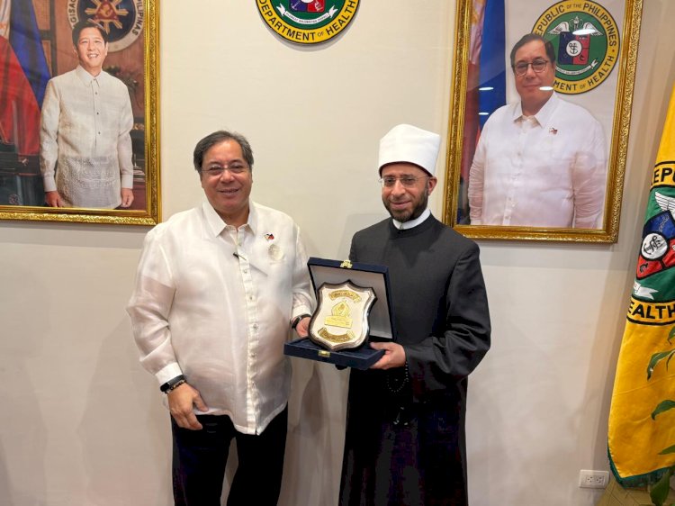 وزير الأوقاف يلتقي وزير الصحة الفلبيني لبحث التعاون في مجال التمريض والدواء
