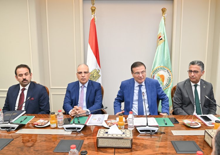 ثلاثة وزراء يناقشون تطوير زراعة محصولى قصب وبنجر السكر و زيادة إلانتاجية