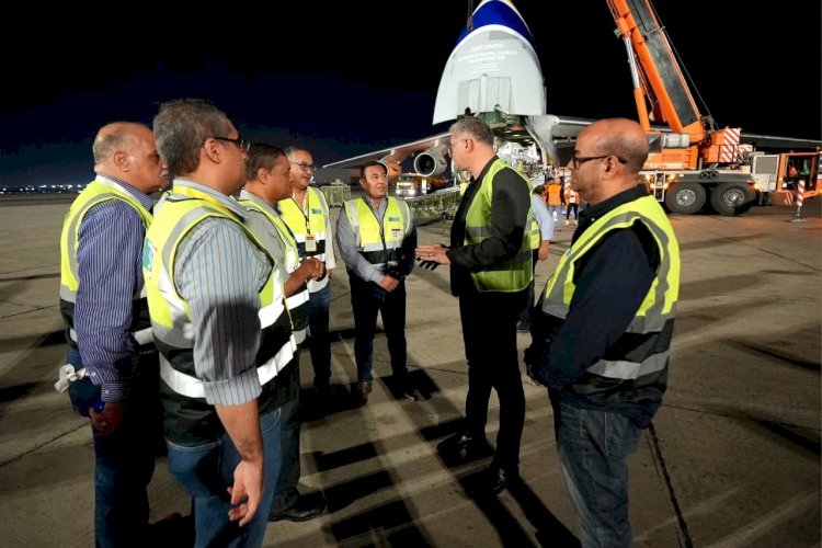 وزير البترول يستقبل ذراع التحميل البحري الأخير Loading  Arm بمطار القاهرة