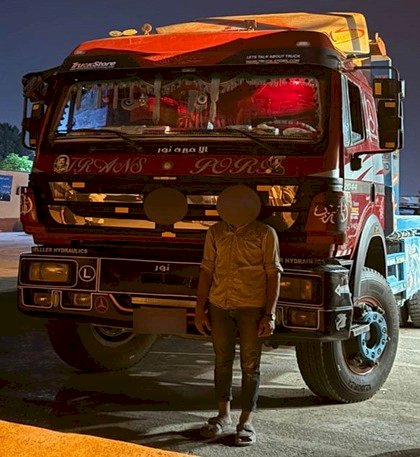 ضبط بطل فيديو سيارة السير عكس الإتجاه بالشرقية