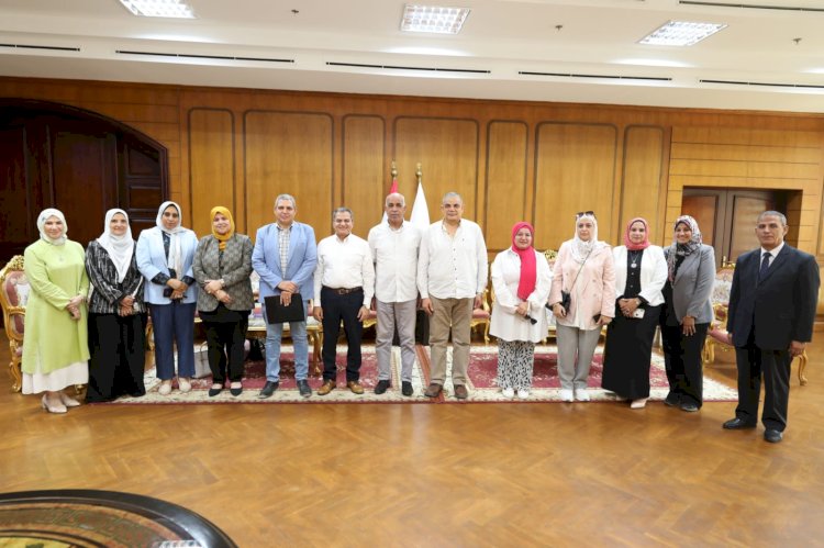 رئيس جامعة كفر الشيخ يستقبل فريق الدعم الفني لمشروع تطوير نظم الاختبارات