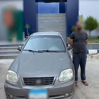 حقيقة فيديو السماح لعدد من الأطفال بالتعلق بالسيارة من الخارج بالشرقية