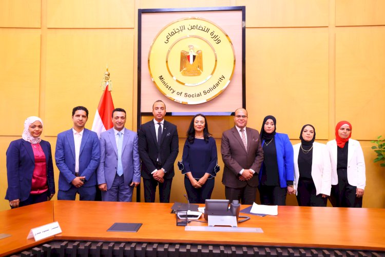 وزيرة التضامن ترأس اجتماع اللجنة العليا للأسر البديلة الكافلة