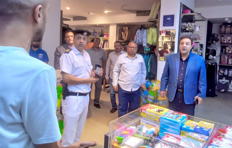 حملات مكبرة لمتابعة مواعيد فتح وغلق المحال التجارية بسوهاج