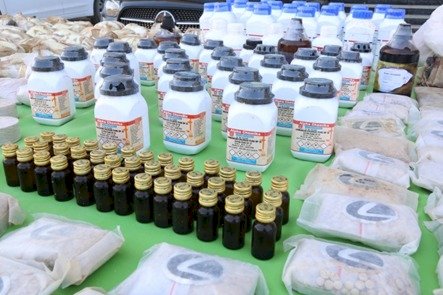 القبض علي تاجرين مخدرات وبحوزتهما مضبوطات باكثر من ٥٦ مليون جنبه بالقاهرو