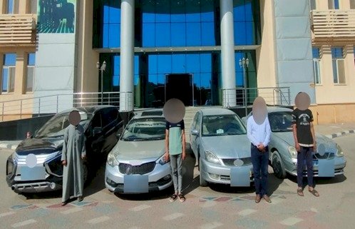 حقيقة فيديو قيام قائدى 4 سيارات بأداء حركات إستعراضية بالجيزة