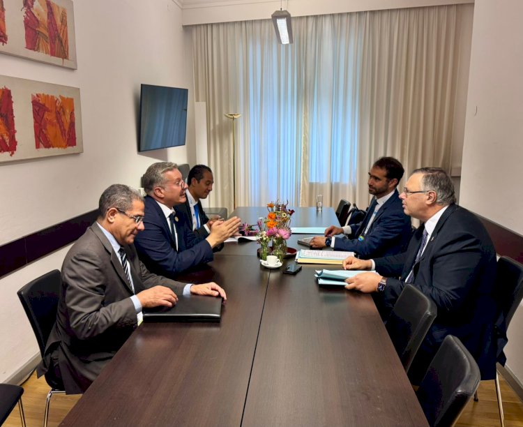 وزير البترول يلتقي رئيس شركة توتال إنرجيز الفرنسية علي هامش ندوة اوبك بفيينا