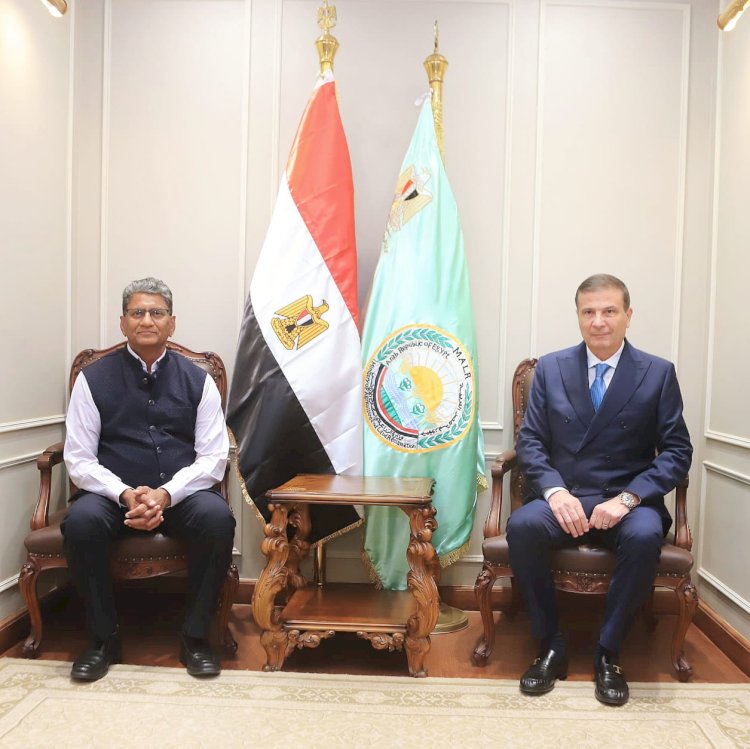 وزير الزراعة يبحث مع السفير الهندي تعزيز التعاون الزراعي