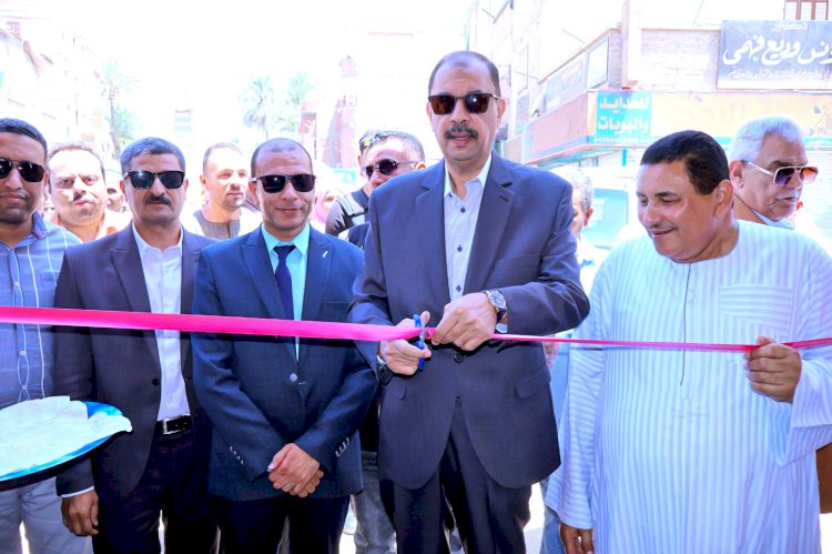 محافظ سوهاج يفتتح سوق اليوم الواحد بجهينة