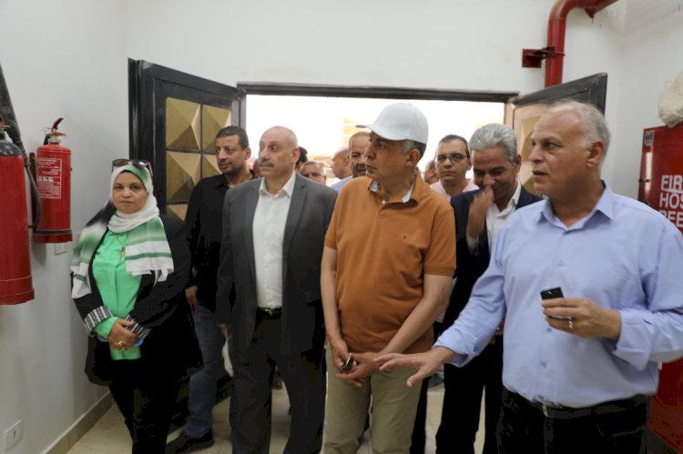 محافظ المنيا يُشكل لجنة لمراجعة اشتراطات السلامة ضد الحريق بمحطات الوقود