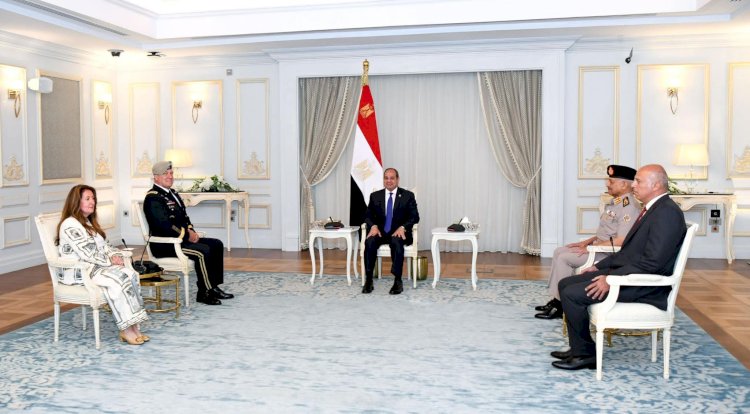السيسي يستقبل قائد القيادة المركزية الأمريكية