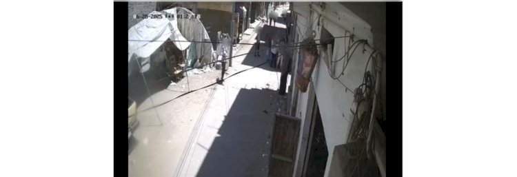 فيديو  قيام  اشخاص بالتعدى على رجل مسن ونجله بالضرب بالبحيرة