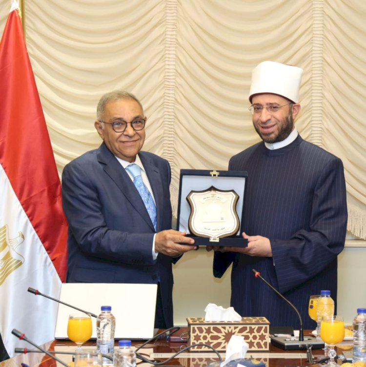 وزير الأوقاف يبحث مع رئيس الوطني للتدريب والتعليم دعم تأهيل الائمة