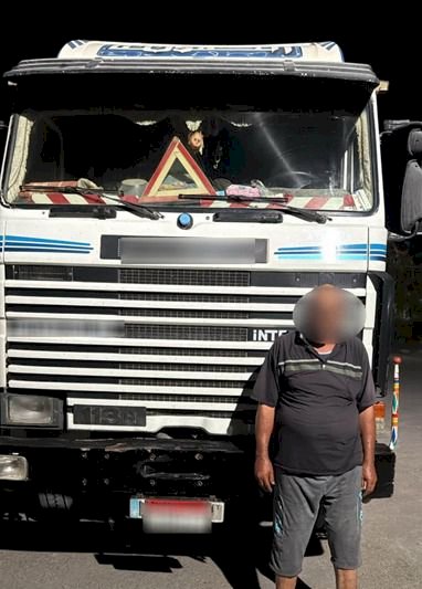 نكشف  فيديو سائق سيارة  يسير بسرعة عالية بالاسماعيلية