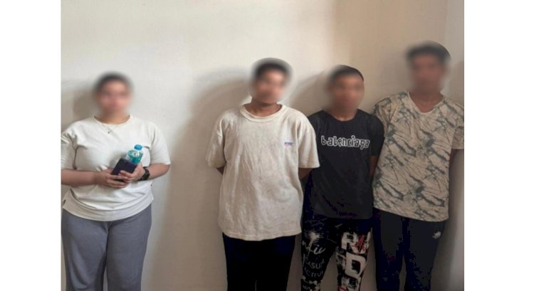 حقيقة فيديو إدعاء فتاة قيام الباعة الجائلين بأعمال بلطجة داخل  مترو الأنفاق