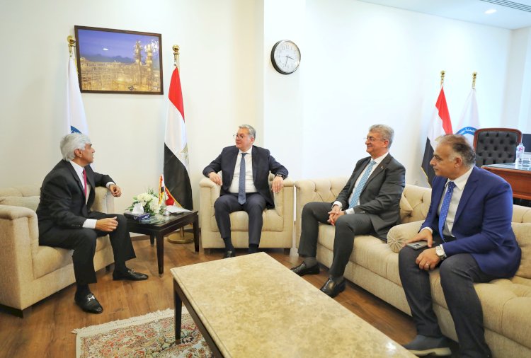 بدوي يتابع أنشطة IpIc التي تعد نموذجاً  لتوطين الصناعة المحلية في قطاع البترول